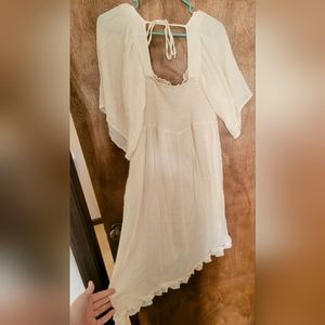 Umgee flowy cream colored dress, size M, never worn